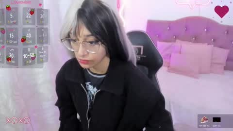 HANNI  online show from December 3, 11:41 am