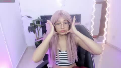 HANNI  online show from February 8, 3:10 am