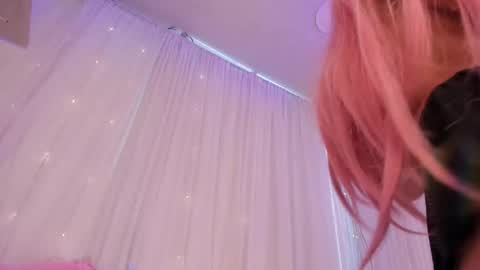 Snapshot of hannie_ws chatting on February 13, 4:07 pm Hannie ws online show from February 13, 4:07 pm