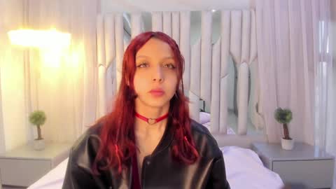 Hanni  online show from February 14, 11:31 am
