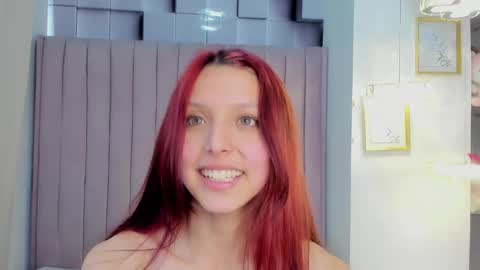 Hanni  online show from February 23, 5:18 pm