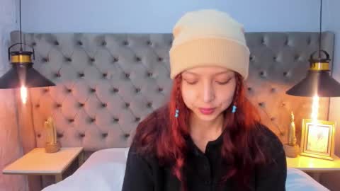 Hanni  online show from February 28, 11:14 am