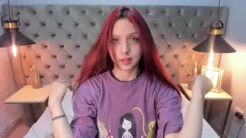 Hanni  online show from March 3, 2:37 pm
