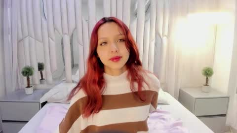 Hanni  online show from March 12, 11:20 am