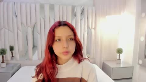 Hanni  online show from March 12, 5:28 pm