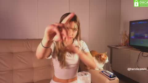 Hannie  online show from June 24, 2:21 am