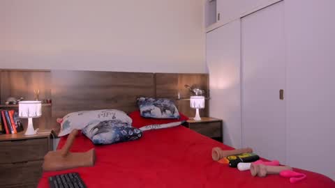 taylor live   online show from February 7, 9:15 pm