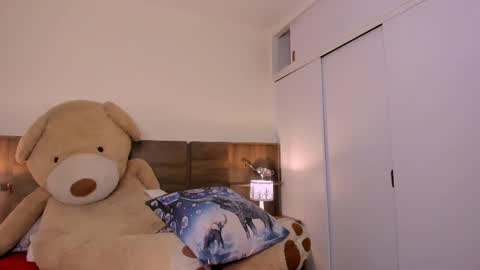 taylor live   online show from February 26, 9:58 pm