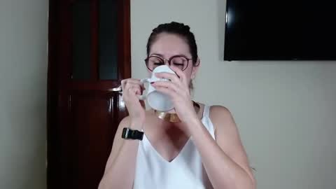 hanny_333 online show from January 17, 9:28 am