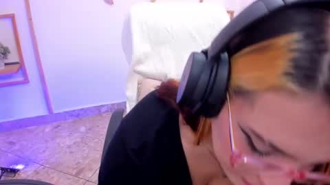 Hanny online show from September 25, 6:22 pm