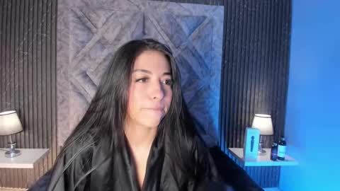 hannyk_ online show from March 16, 12:20 pm