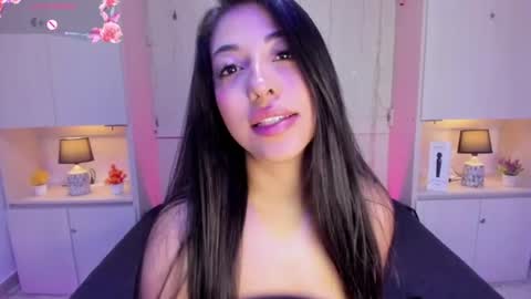 hannyk_ online show from June 26, 4:17 am