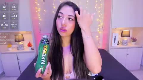 hannyk_ online show from June 27, 4:17 am