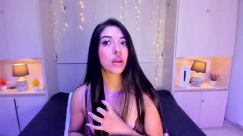 hannyk_ online show from July 19, 4:16 am