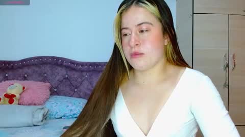 isabella   online show from October 19, 12:06 pm