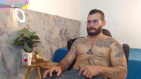 hanz_col online show from September 24, 11:13 am