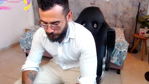 hanz_col online show from December 1, 6:13 pm