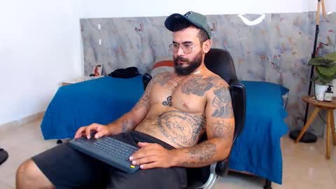 hanz_col online show from December 14, 11:15 am