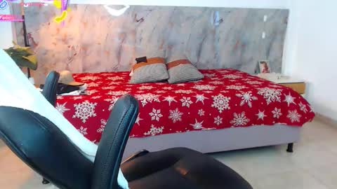 hanz_col online show from January 7, 11:45 am