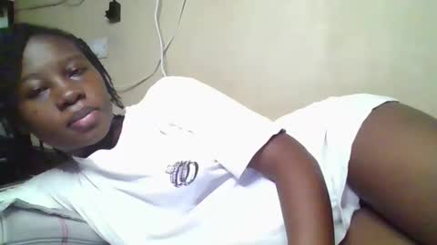 Snapshot of happy_dimple chatting on September 18, 11:12 am happy_dimple online show from September 18, 11:12 am