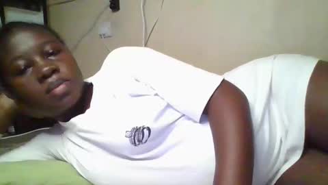 Snapshot of happy_dimple chatting on October 29, 12:07 pm happy_dimple online show from October 29, 12:07 pm