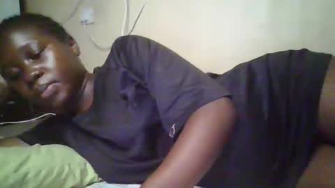 Snapshot of happy_dimple chatting on October 31, 9:27 pm happy_dimple online show from October 31, 9:27 pm