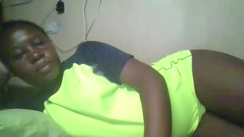 Snapshot of happy_dimple chatting on November 6, 8:43 pm happy_dimple online show from November 6, 8:43 pm