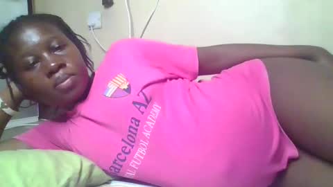 Snapshot of happy_dimple chatting on December 3, 8:51 pm happy_dimple online show from December 3, 8:51 pm