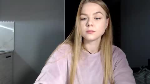 happy_fox_ online show from February 20, 8:09 pm