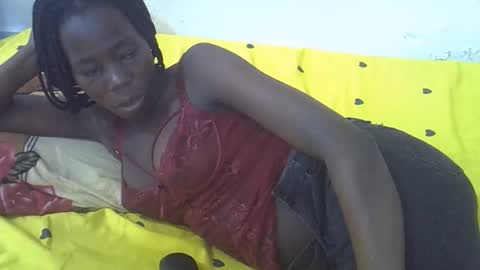 Snapshot of happy_kienyeji chatting on October 14, 7:53 am happy_kienyeji online show from October 14, 7:53 am