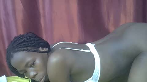 Snapshot of happy_kienyeji chatting on October 25, 6:43 am happy_kienyeji online show from October 25, 6:43 am