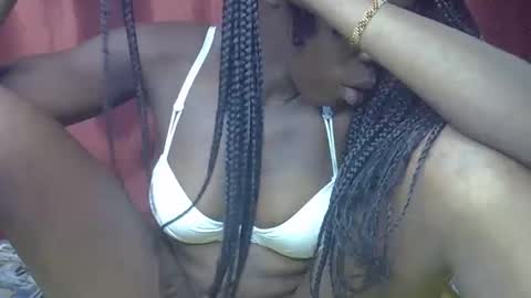 Snapshot of happy_kienyeji chatting on November 6, 9:37 pm happy_kienyeji online show from November 6, 9:37 pm