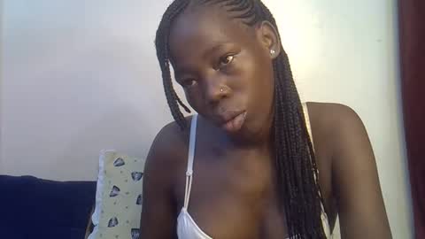 Snapshot of happy_kienyeji chatting on November 11, 5:02 pm happy_kienyeji online show from November 11, 5:02 pm