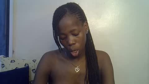 Snapshot of happy_kienyeji chatting on November 19, 8:03 am happy_kienyeji online show from November 19, 8:03 am