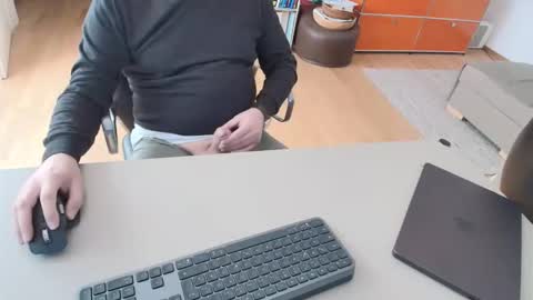 Snapshot of happybugger chatting on March 28, 9:42 am Cum for you online show from March 28, 9:42 am