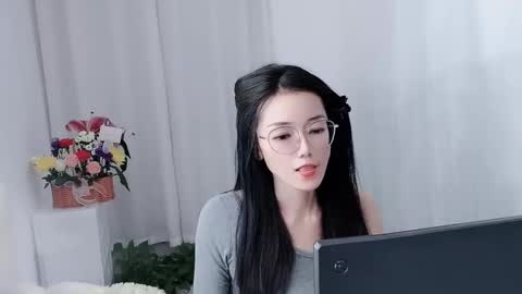 Snapshot of happyflower802318 chatting on March 24, 3:55 am Daisy online show from March 24, 3:55 am