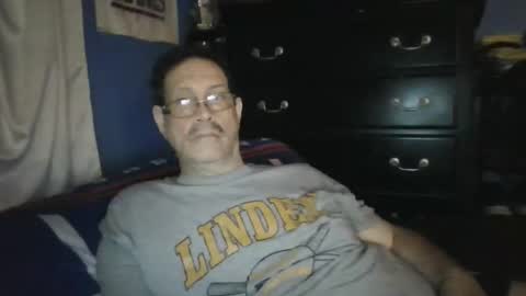 happyhappy4 online show from May 17, 4:10 am
