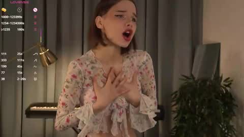 Evy  online show from September 25, 2:48 am