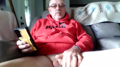 happynudist7373 online show from June 1, 1:13 pm