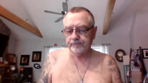 happynudist7373 online show from July 15, 2:22 pm