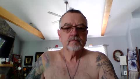 happynudist7373 online show from July 23, 1:31 pm