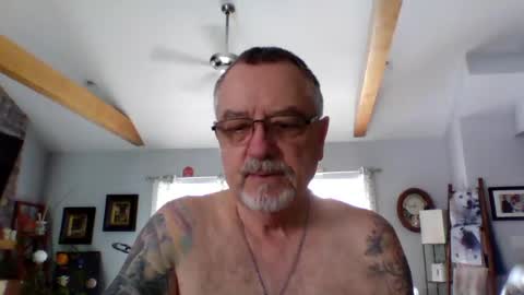 happynudist7373 online show from July 27, 12:45 pm