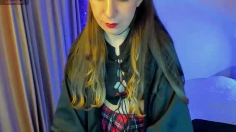 Stephanie online show from October 3, 4:37 pm