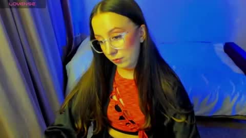 Stephanie online show from June 18, 7:18 pm