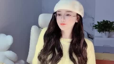 Snapshot of happysweetie168 chatting on December 6, 3:22 pm Daisy online show from December 6, 3:22 pm