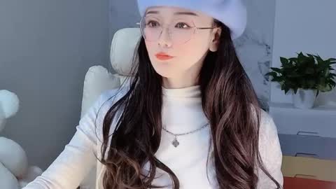 Snapshot of happysweetie168 chatting on December 11, 3:02 am Daisy online show from December 11, 3:02 am