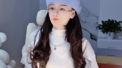 Snapshot of happysweetie168 chatting on December 11, 4:20 pm Daisy online show from December 11, 4:20 pm