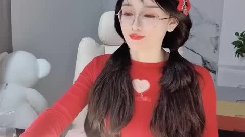 Snapshot of happysweetie168 chatting on February 13, 2:52 pm Daisy online show from February 13, 2:52 pm