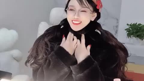 Snapshot of happysweetie168 chatting on February 25, 2:58 am Daisy online show from February 25, 2:58 am