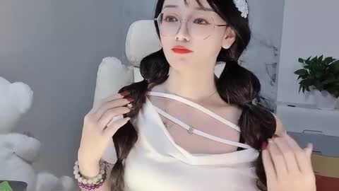 Snapshot of happysweetie168 chatting on February 26, 2:03 pm Daisy online show from February 26, 2:03 pm